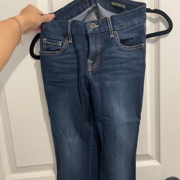 Guess power curvy mid-wash jeans. mid rise, worn once or twice. - Picture 2 of 8